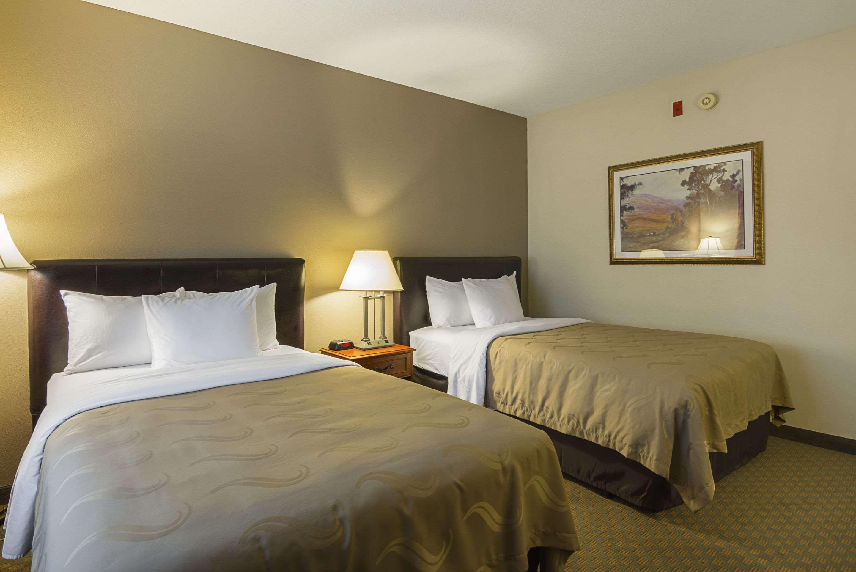 Quality Yosemite Airport Inn 2*