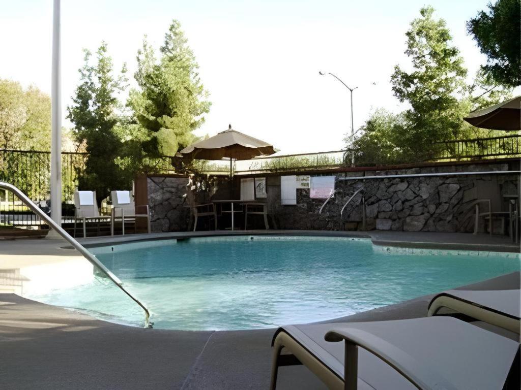 Inn Quality Yosemite Airport