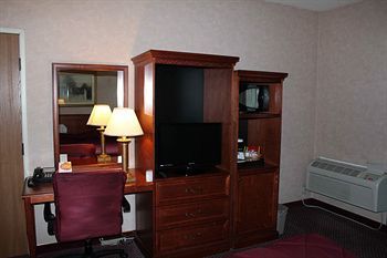 Quality Yosemite Airport Inn 2*